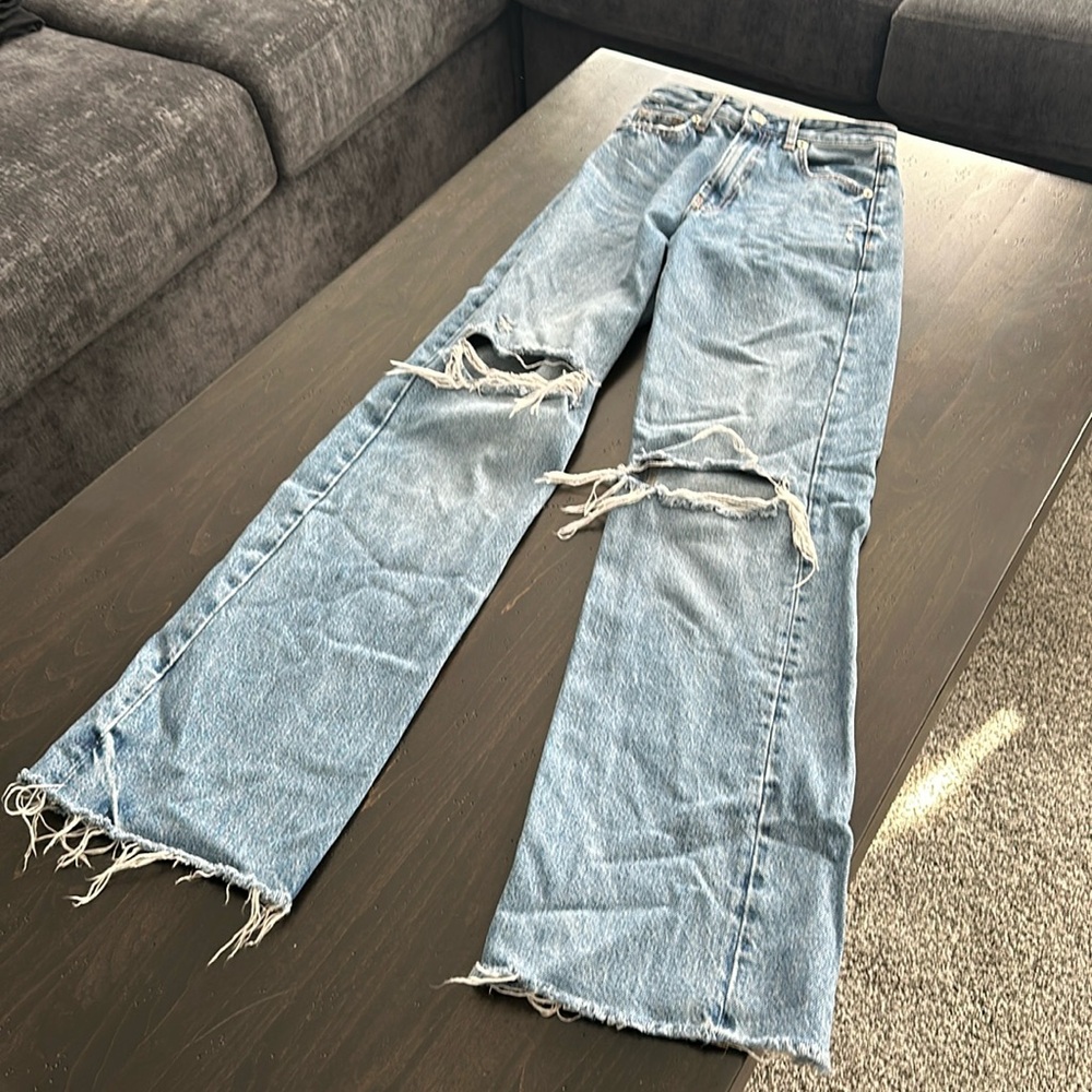 Woman’s Zara jeans